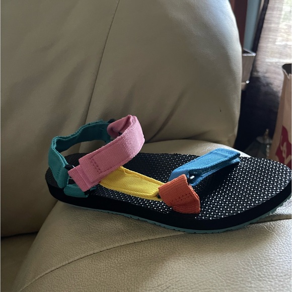 5/10$ NWOT athletic works, colourful sandals, size 7 - Picture 2 of 5